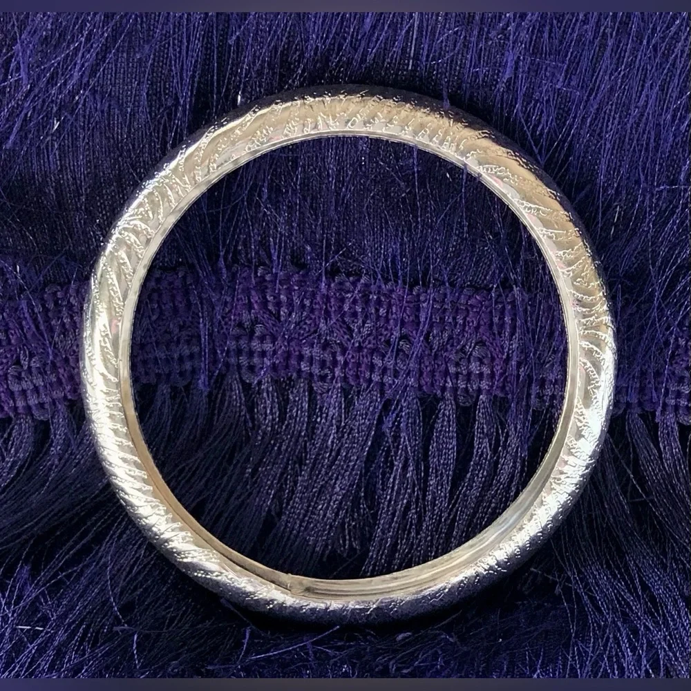 Fashion Silver Tone Classy Bangle Bracelet - Picture 7 of 8